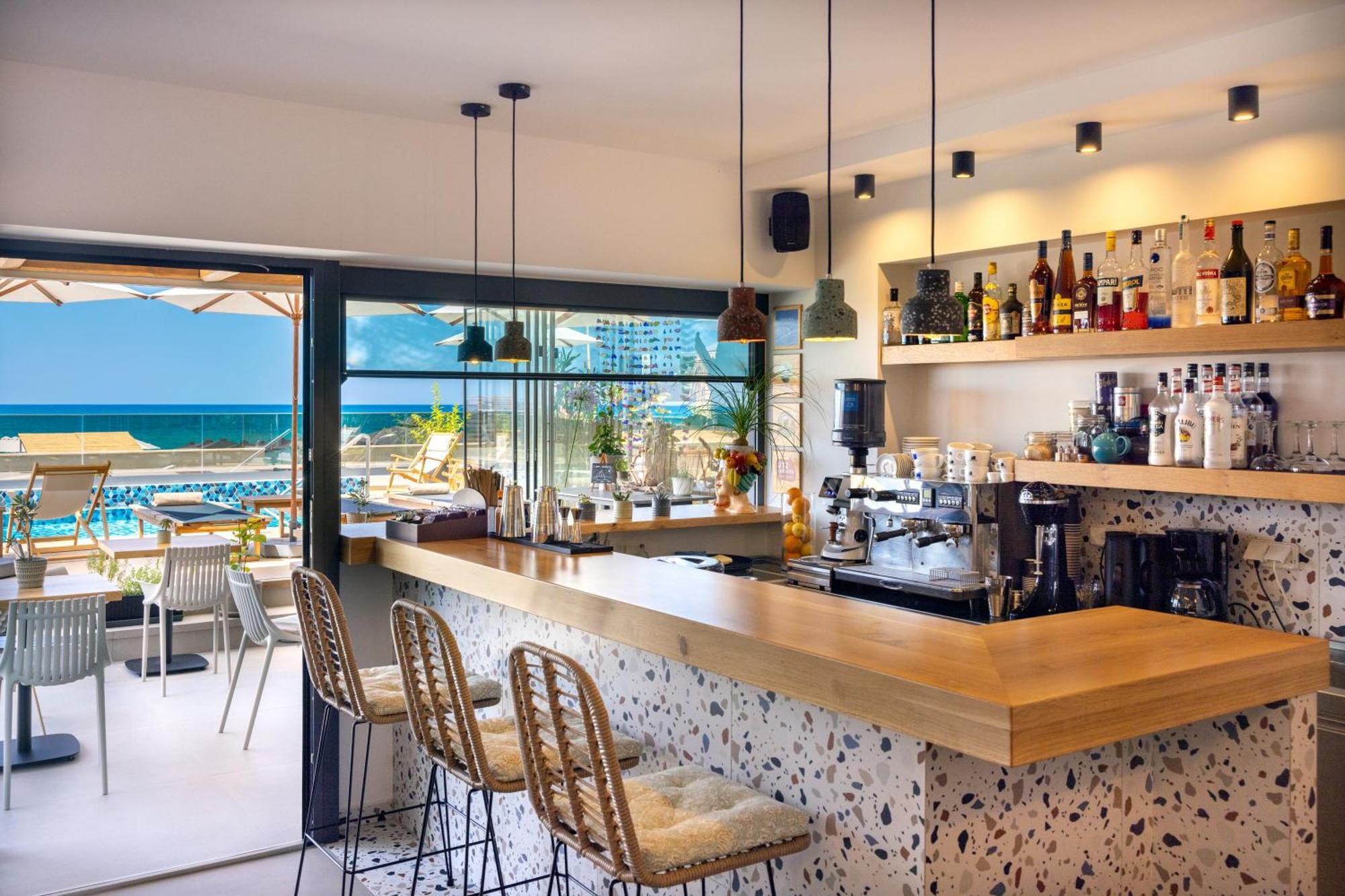 Calla Luxury Seafront Suites Ретимно Экстерьер фото