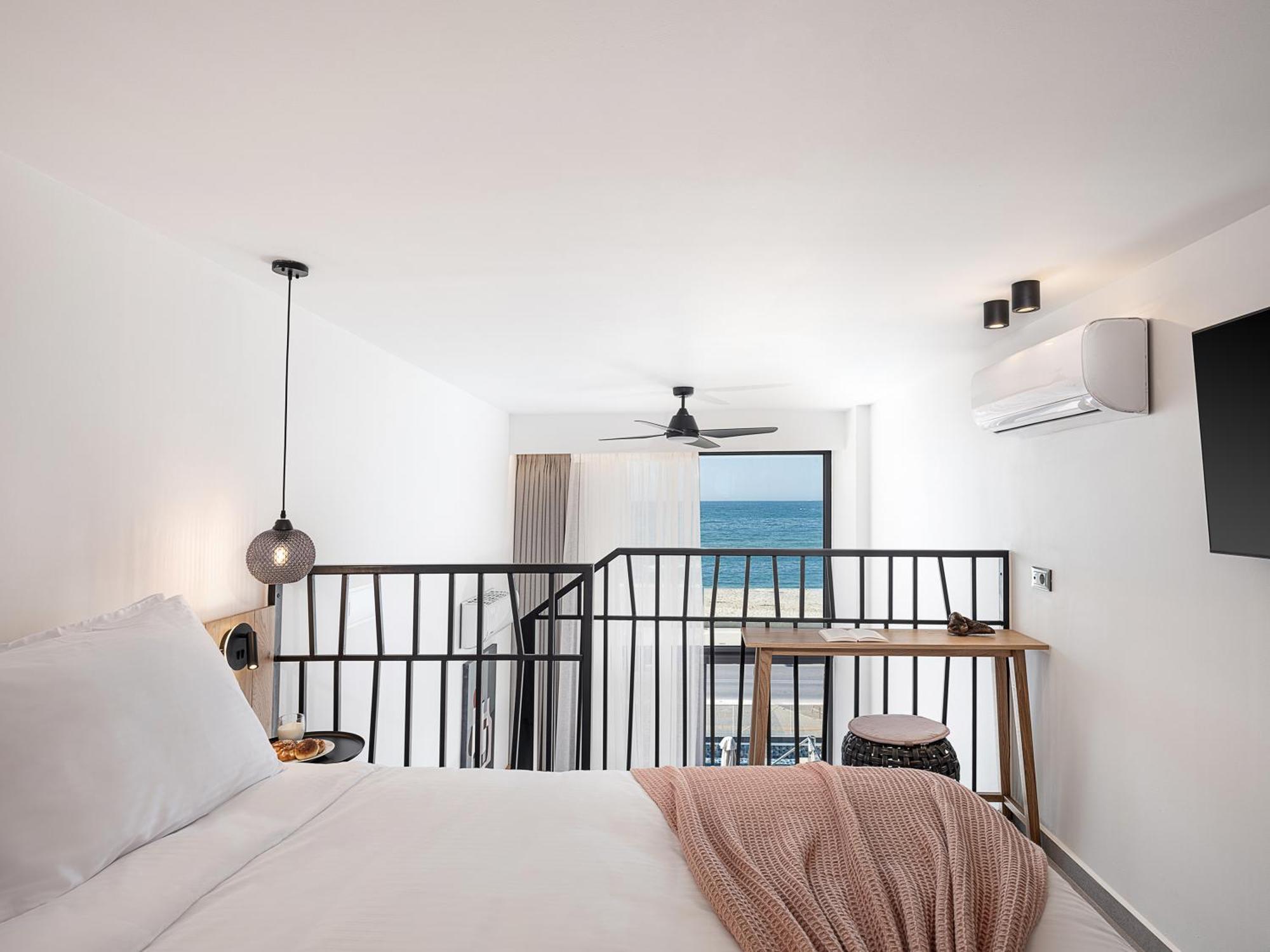 Calla Luxury Seafront Suites Ретимно Экстерьер фото